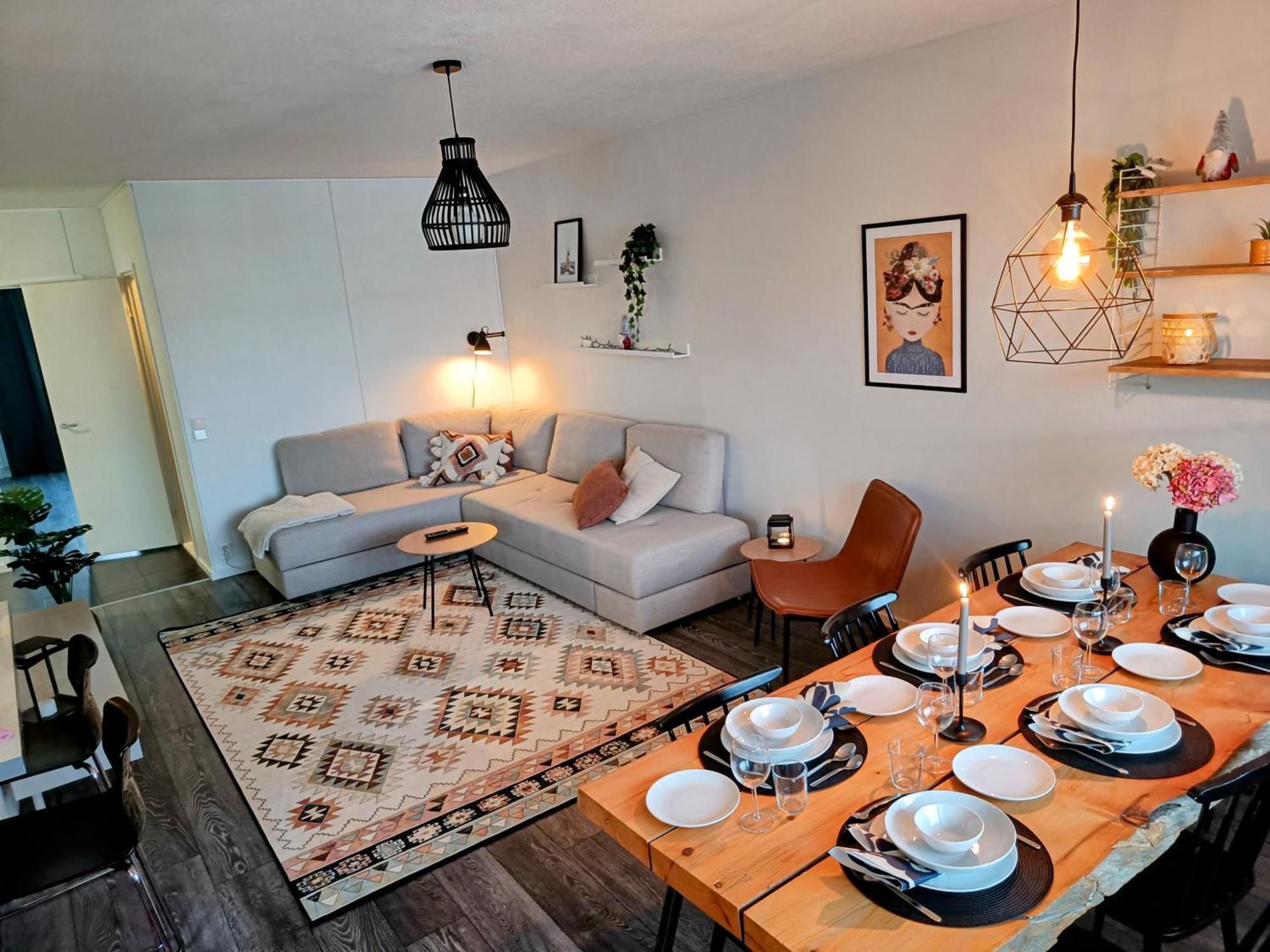 Big 88M2 Apartment In The Center 罗瓦涅米 外观 照片