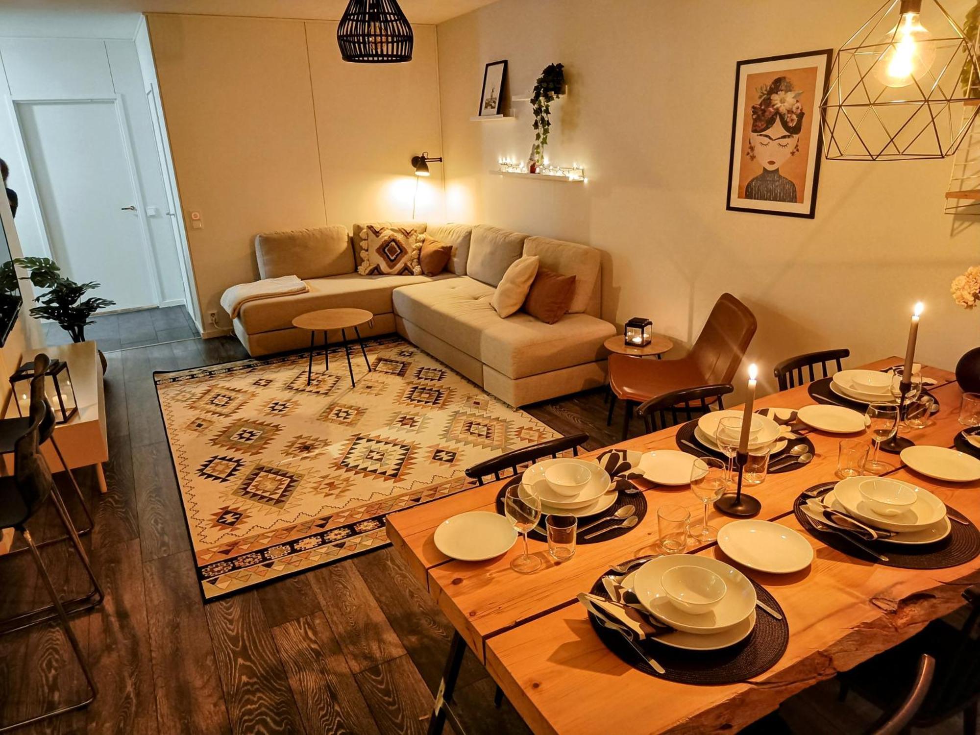 Big 88M2 Apartment In The Center 罗瓦涅米 外观 照片