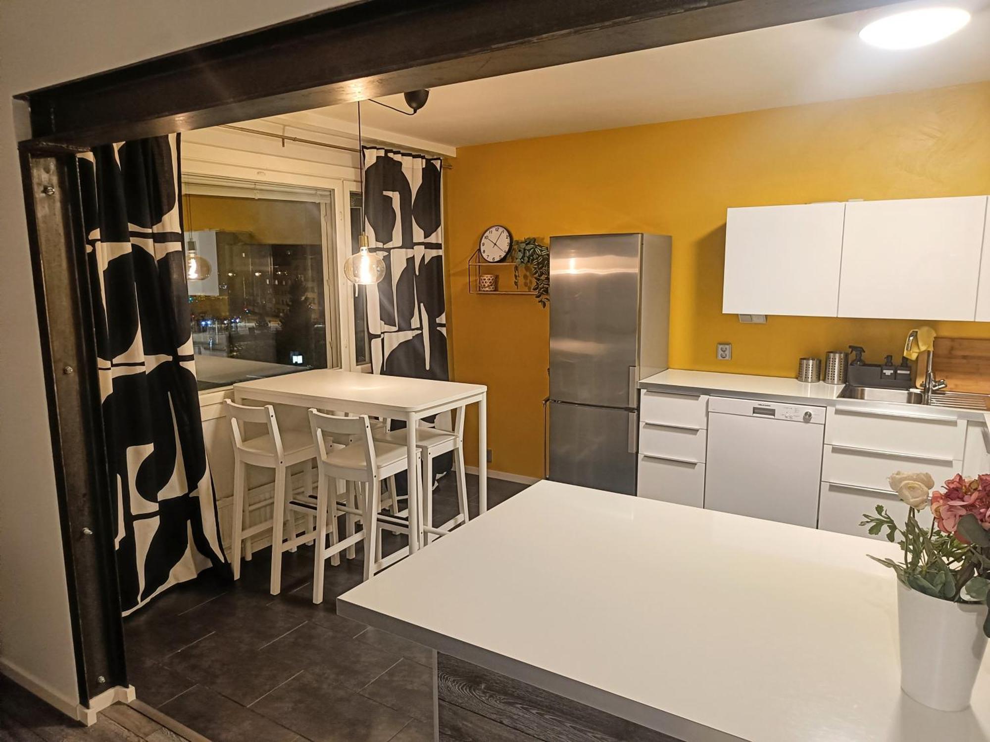 Big 88M2 Apartment In The Center 罗瓦涅米 外观 照片